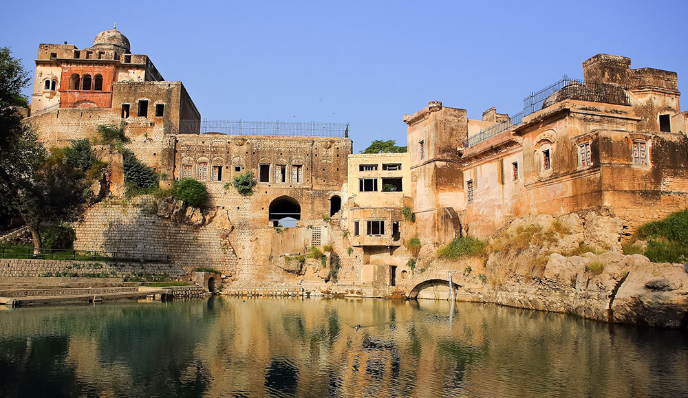 Day Tour Itinerary From Islamabad (approx. 2.5 hours’ drive one way)