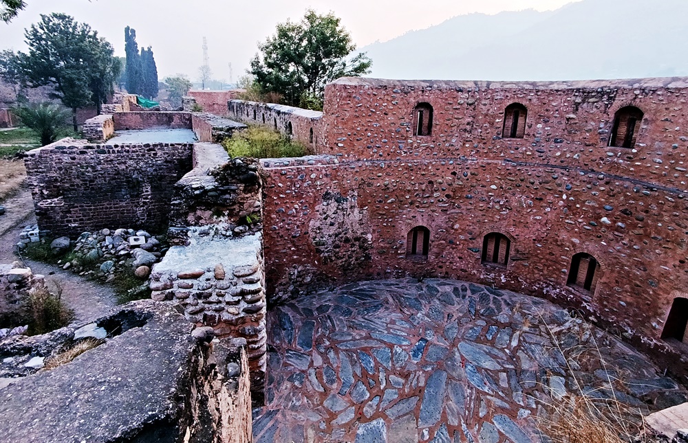Red Fort (Chak Fort)