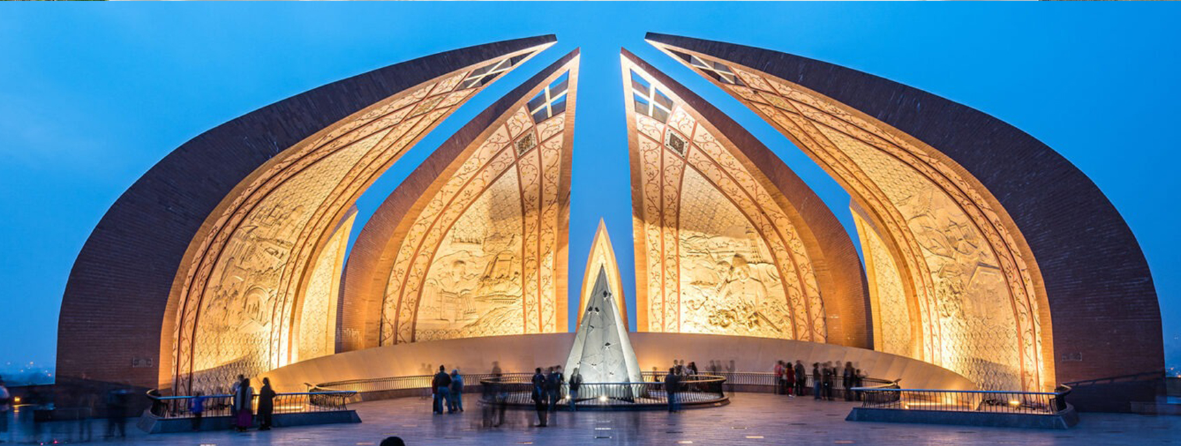 Experience the Majestic, <br> Landscapes of Pakistan