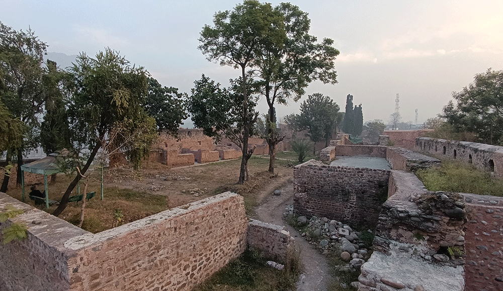 Red Fort (Chak Fort)